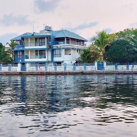 Captains Cabin Backwater Resort Alappuzha Kültér fotó