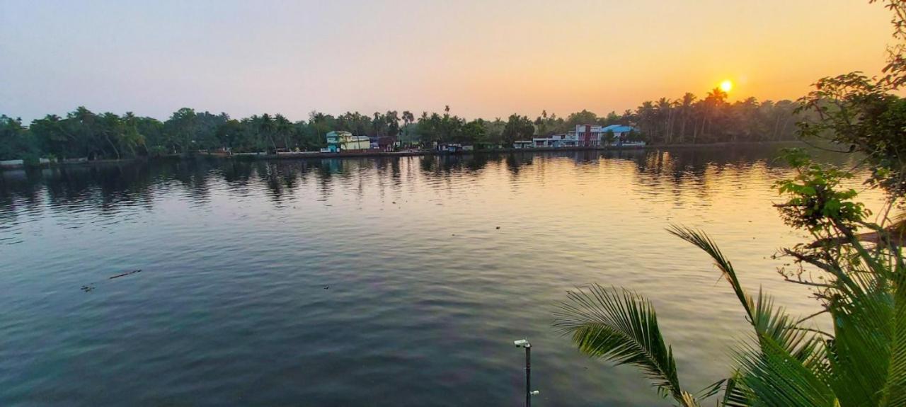 Captains Cabin Backwater Resort Alappuzha Kültér fotó